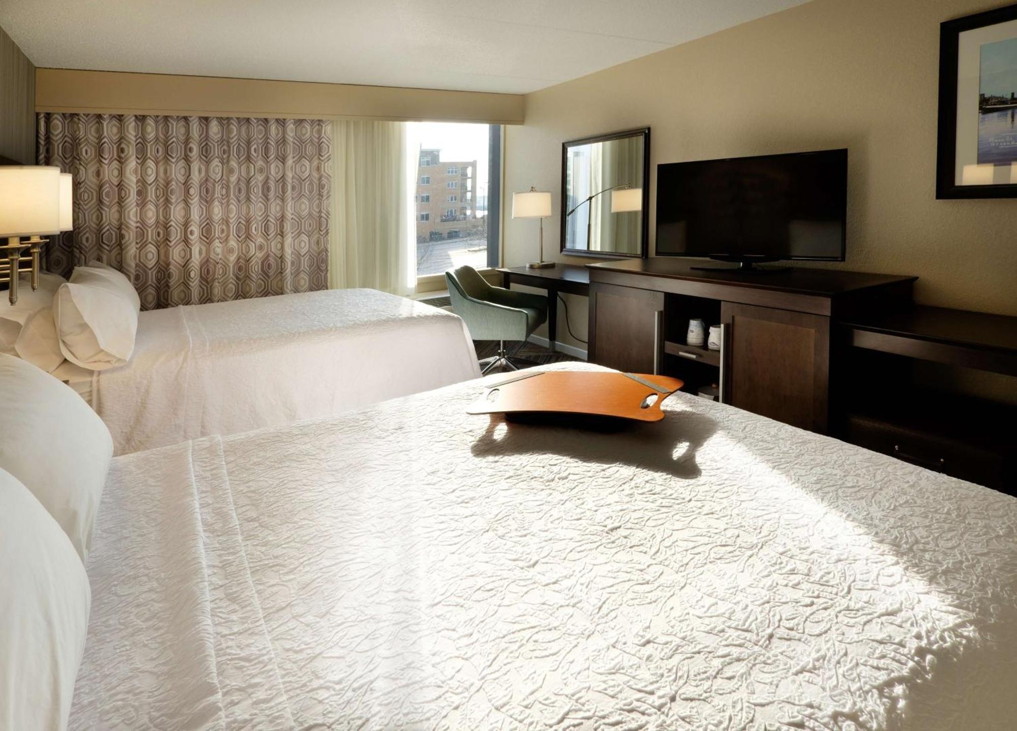 Hampton Inn Green Bay Downtown Exterior foto